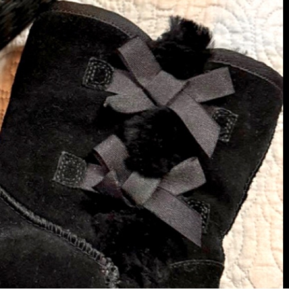 Koolaburra by UGG Black Suede size 7 Excellent Condition - Picture 3 of 7